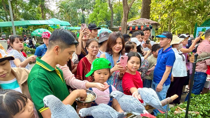 Hơn 1,2 triệu lượt khách đến TP.HCM trong 4 ngày nghỉ Tết Dương lịch