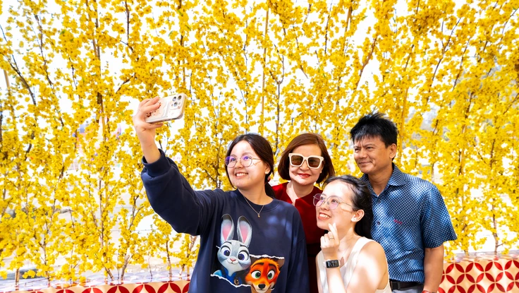 Giá vé máy bay tăng cao, du khách 'đắn đo' khi lên kế hoạch du lịch dịp lễ 30-4