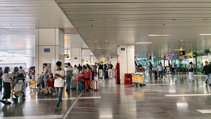 Hôm nay, dự kiến hơn 170.000 người 'đổ bộ' sân bay Tân Sơn Nhất