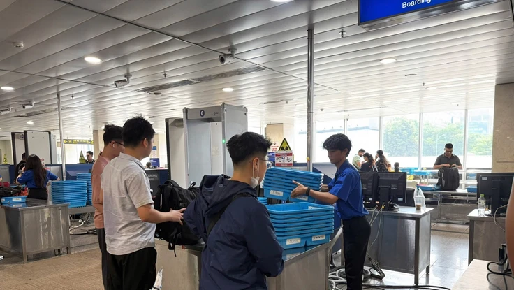 Sân bay Tân Sơn Nhất đón hơn 136.000 lượt khách ngày cuối kỳ nghỉ lễ