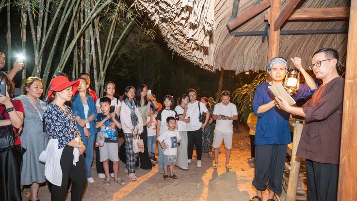 Để du lịch đêm ở TP.HCM thành thỏi nam châm giữ chân du khách
