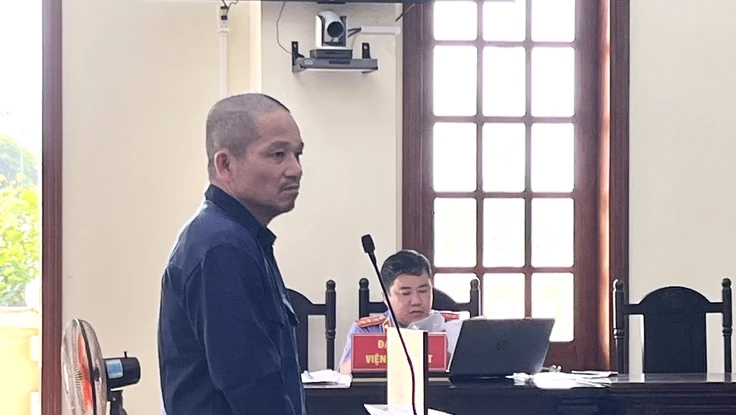 Dùng kéo giải quyết mâu thuẫn vợ chồng, người chồng bị phạt 8 năm tù 