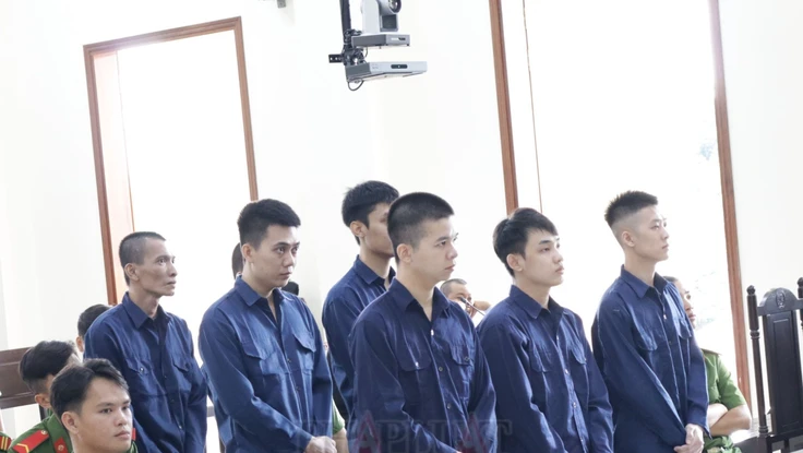 Từ khoản nợ 43 triệu của mẹ, con trai cùng nhóm bạn lãnh tổng cộng 76 năm tù 