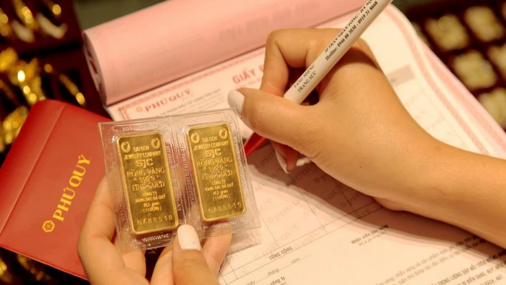 Giá vàng miếng SJC chợ đen rẻ hơn giá niêm yết