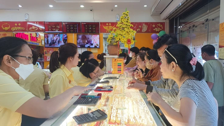 Vàng thế giới giảm sâu, chênh lệch giá với trong nước nới rộng 