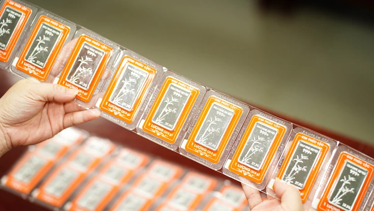 Giá bạc ‘rơi’ gần 45 triệu đồng/kg trong 2 phiên