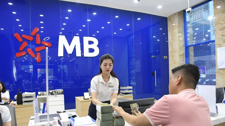 Tín dụng tăng nóng, tăng trưởng 2026 buộc phải đổi trụ cột