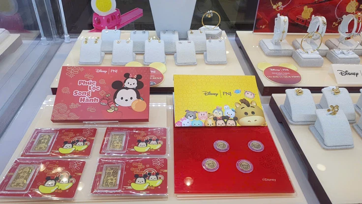 Giá vàng neo vùng đỉnh, nhưng phí chế tác mới quyết định lời hoặc lỗ