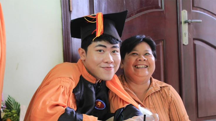 Nhà có mẹ, con vẽ ước mơ