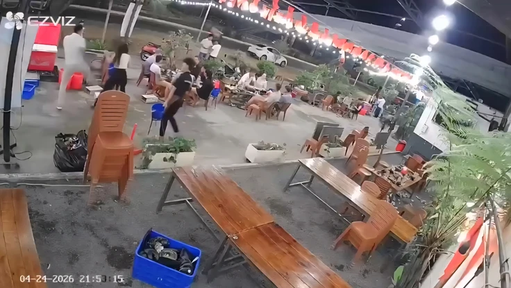 Xác minh người đàn ông đá vào mặt nữ quản lý quán nhậu ở Nha Trang