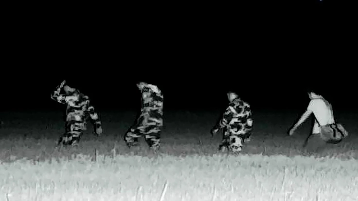 Căng mình chống buôn lậu mùa nước nổi ở miền Tây