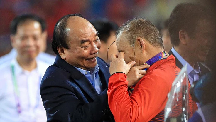 Chủ tịch nước Nguyễn Xuân Phúc và HLV Park Hang-seo. 