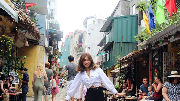 Tác giả trong một chuyến du lịch.