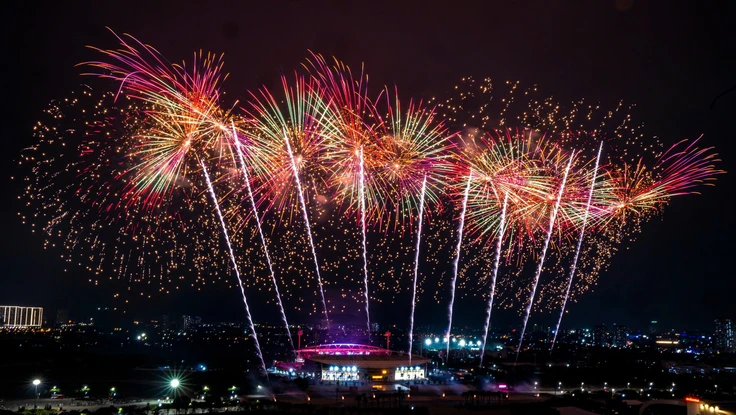 Mãn nhãn màn tổng duyệt pháo hoa chào mừng Đại hội Đảng XIV tại Mỹ Đình