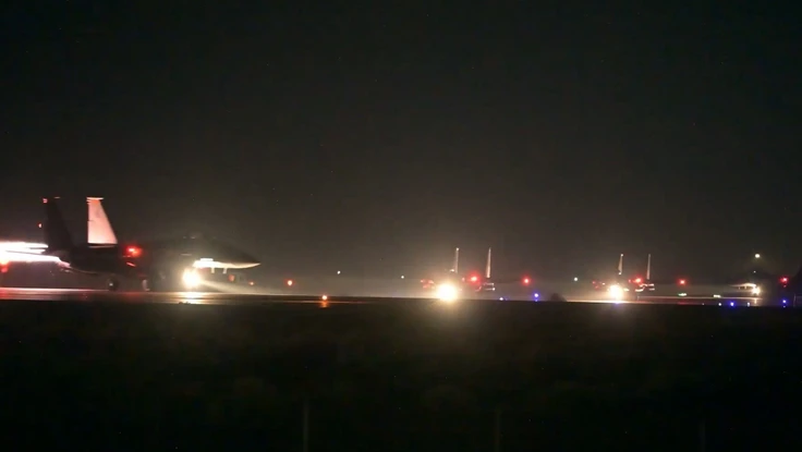 Mỹ vừa bỏ trừng phạt vừa cấm dân Syria nhập cảnh, đằng sau là gì?