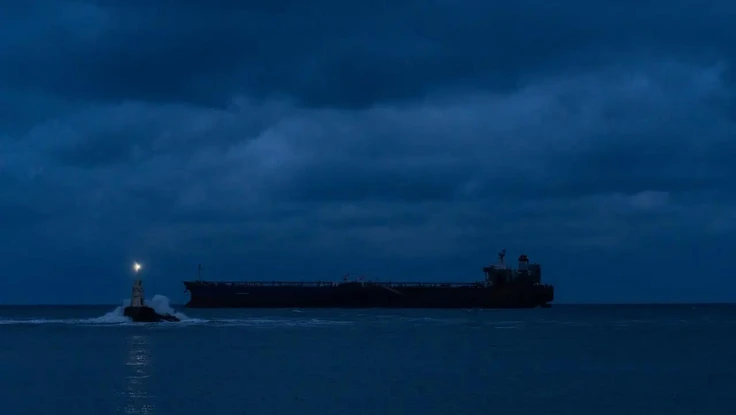 Tàu chở dầu trên đường tới Nga bị tấn công ở Biển Đen