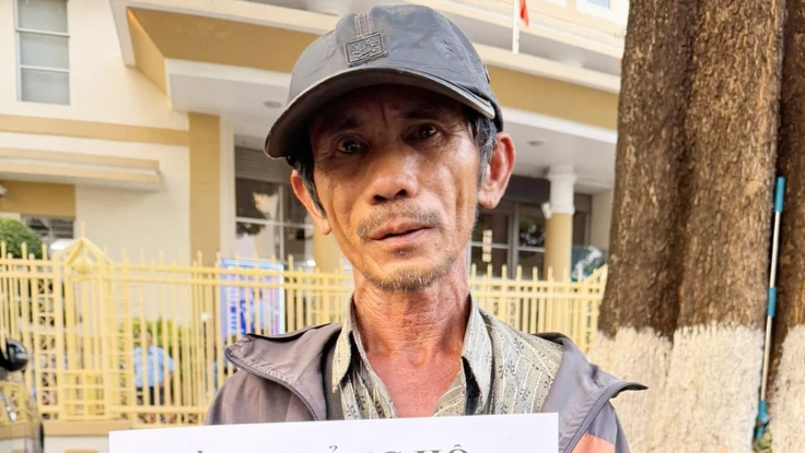 Mất 6 triệu đồng, người đàn ông bán vé số nhận lại món quà bất ngờ