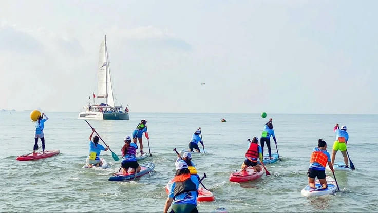 Gần 120 VĐV tranh tài giải đua SUP Quy Nhơn