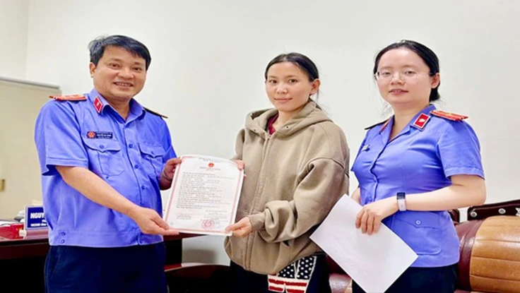Viện Kiểm sát kịp thời hỗ trợ bé trai 9 tháng tuổi đang nằm viện