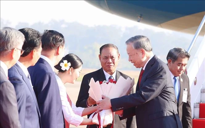 Tổng Bí thư Tô Lâm đã đến thủ đô Vientiane, bắt đầu thăm cấp Nhà nước tới Lào