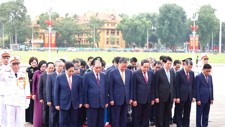 Lãnh đạo Đảng, Nhà nước vào Lăng viếng Chủ tịch Hồ Chí Minh