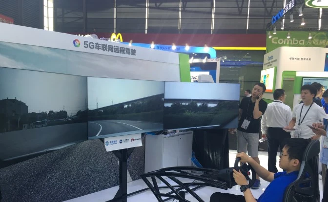Trình diễn lái xe từ xa bằng công nghệ 5G 