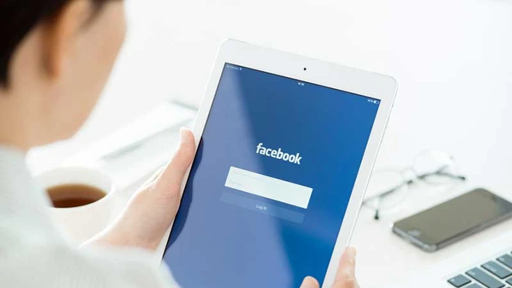 Facebook như con dao hai lưỡi