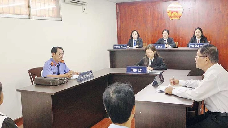 Hành trình tìm sự bình đẳng chốn công đường