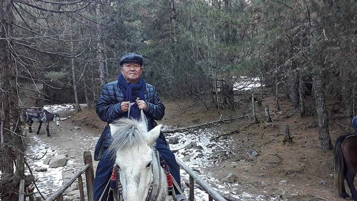 Ông già 70 khám phá Hymalaya