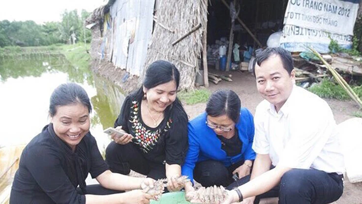 Chuyện bà Mai Thi ‘lên bờ xuống ruộng’