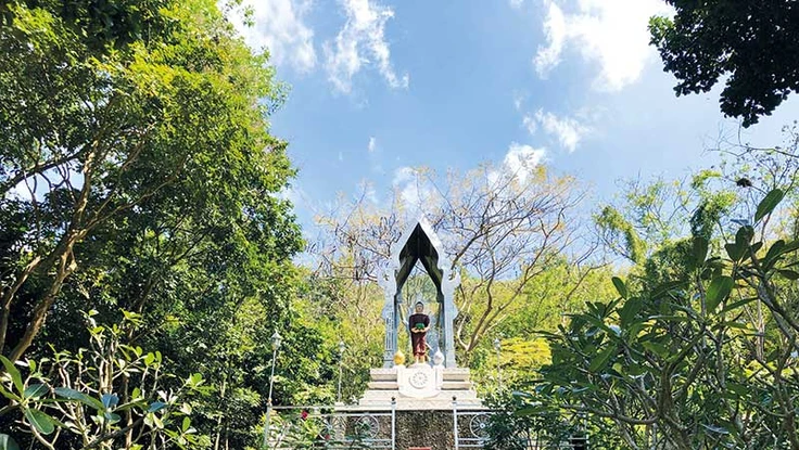 Rời Sài Gòn, về chùa trong mây núi