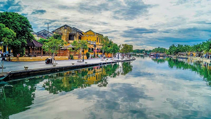 Sông Hoài đang thở bên bờ Hội An