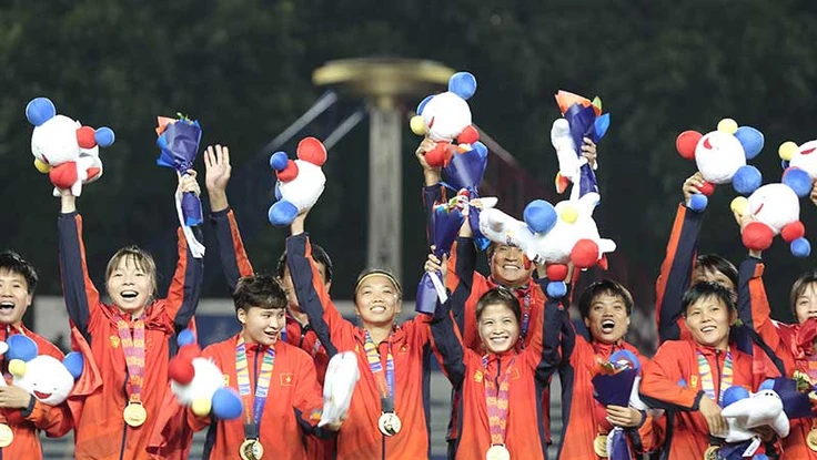 Sau ‘mưa’ vàng là ‘bão’ tiền thưởng