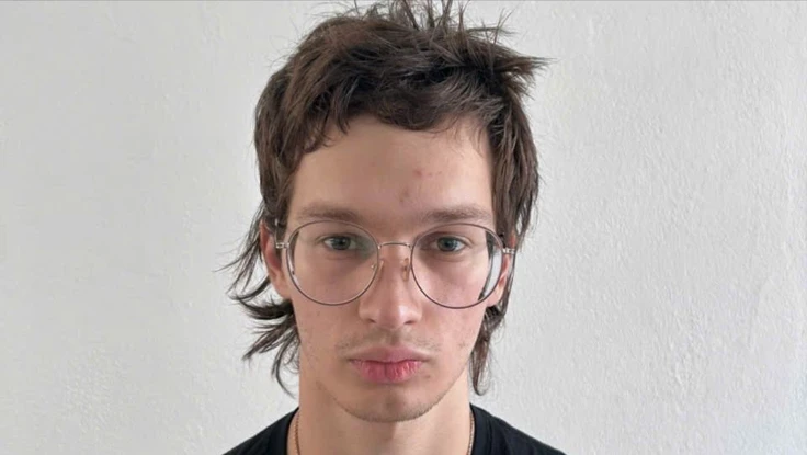 Người đàn ông nước ngoài bị bắt tạm giam vì tấn công người khác thương tích 43%. Ảnh: CA