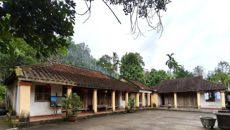 Ngôi nhà cổ ở làng cổ Lộc Yên gần 200 năm tuổi. Ảnh: TN