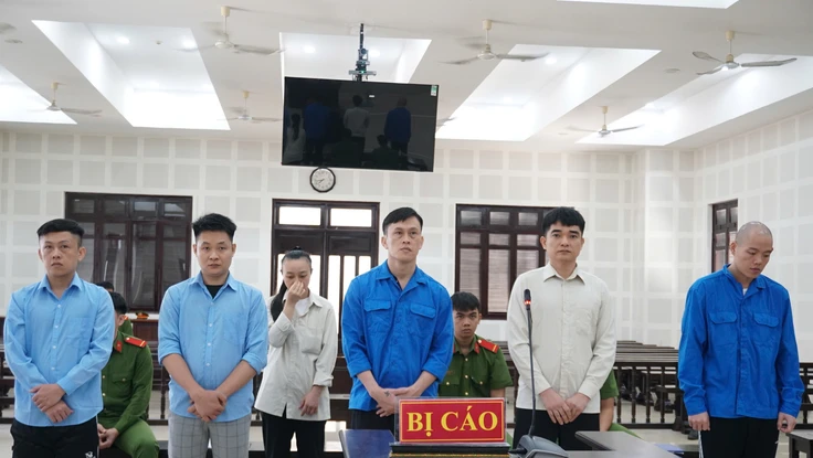 Các bị cáo tại phiên toà. Ảnh: AC