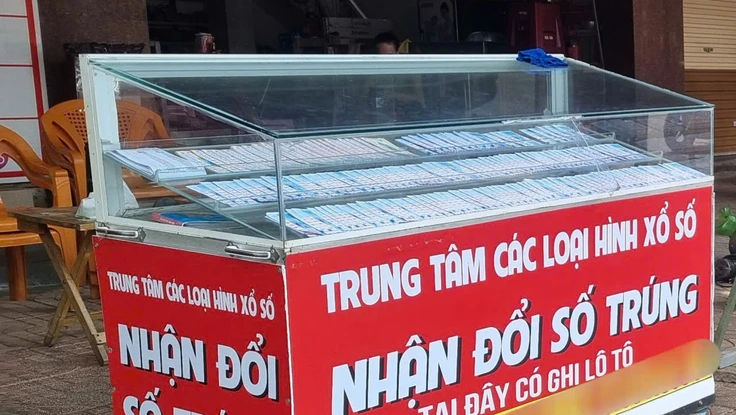 Người bán vé số nghèo khổ mất tiền vì đại lý in nhầm kết quả trúng thưởng