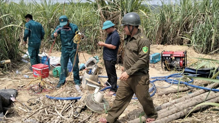 Dấu hiệu bất thường của nhóm người lạ trong rẫy mía, nghi khai thác vàng ở Đắk Lắk