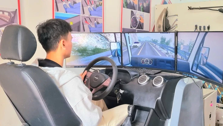 Đề xuất vẫn kiểm tra mô phỏng trong chương trình đào tạo lái xe nhưng không thi sát hạch nội dung này