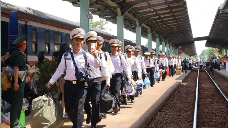 Từ 1-7, chiến sĩ Trường Sa được giảm 30% giá vé tàu
