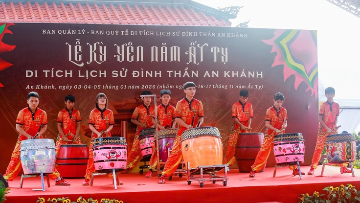 Thanh bình trong Lễ Kỳ Yên ở Đình Thần An Khánh bên bờ sông Sài Gòn