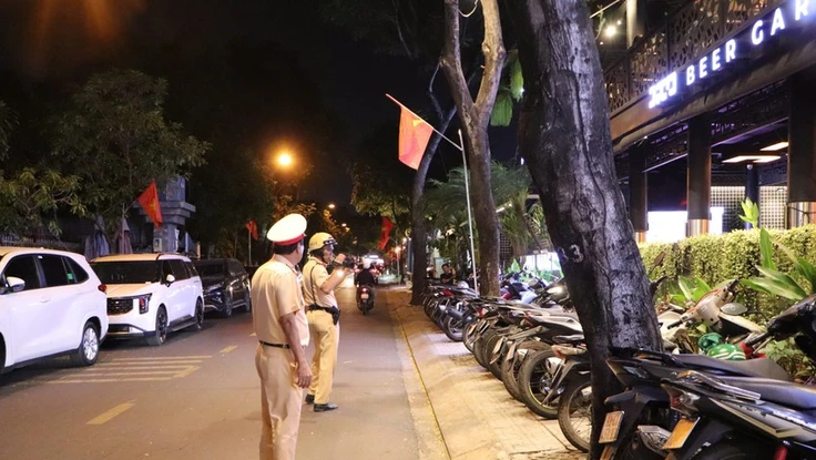 Thành ủy TP.HCM: Xã, phường chủ động ban hành danh mục đường được sử dụng tạm vỉa hè