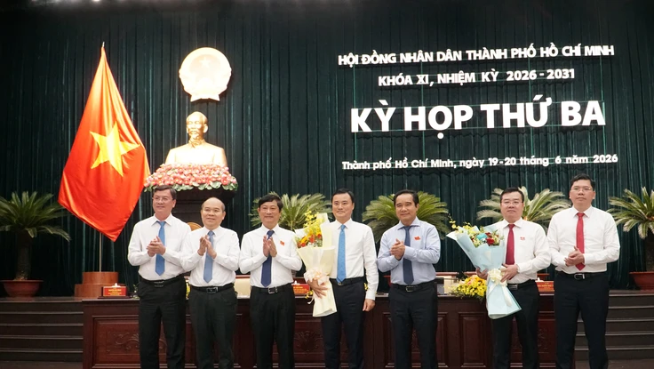 Miễn nhiệm chức danh Phó Chủ tịch UBND TP.HCM đối với ông Bùi Xuân Cường để thực hiện công tác cán bộ