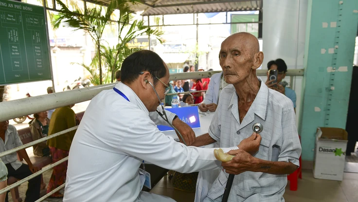 Mỗi năm TP.HCM luân chuyển ít nhất 1.000 bác sĩ về trạm y tế cấp xã