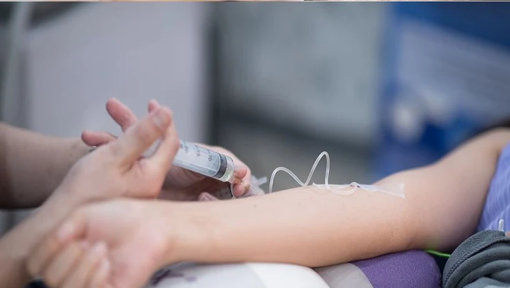 Từ vụ cô gái tử vong sau khi truyền trắng da: Bác sĩ cảnh báo khẩn