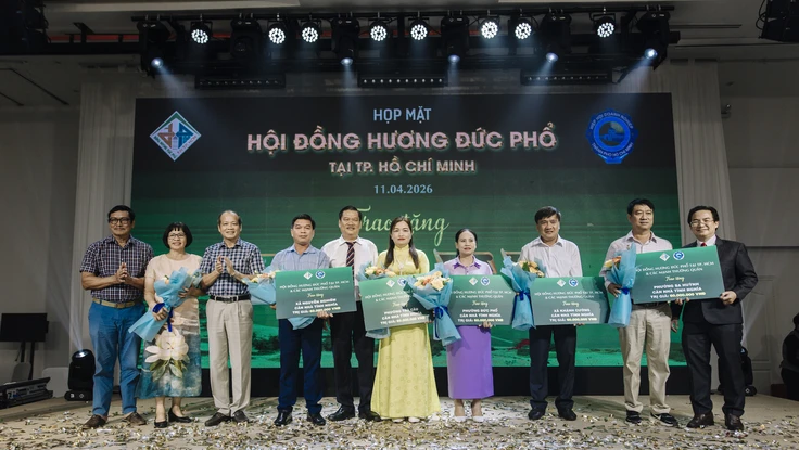 Hội đồng hương Đức Phổ ở TP.HCM trao tặng nhà tình nghĩa tại Quảng Ngãi