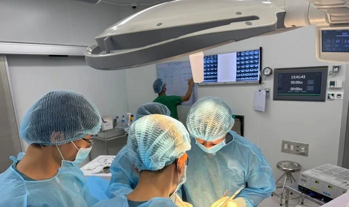 Sỏi thận lớn nhưng chưa gây đau, có cần phẫu thuật?