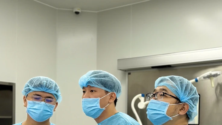 Vùng bìu lớn dần nhưng chủ quan, lúc đau nhức đi khám mới phát hiện u tinh hoàn 