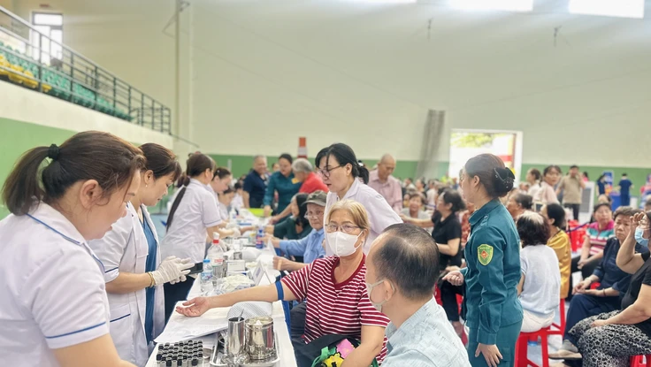 TP.HCM tăng tốc vận động người dân khám sức khỏe định kỳ miễn phí