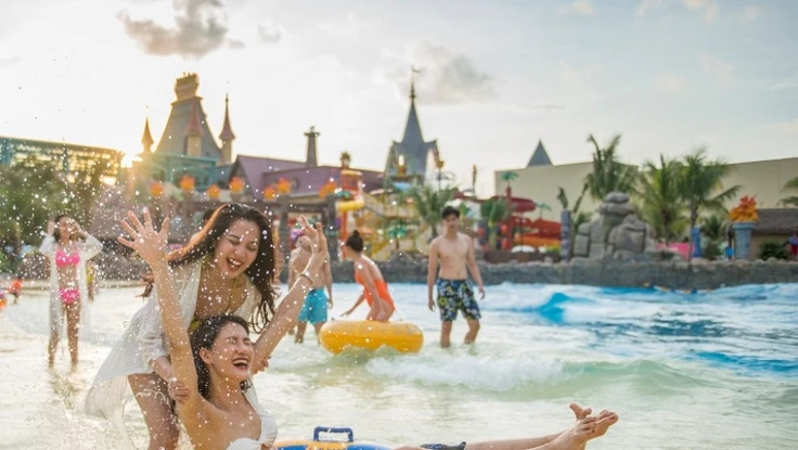 'Chiến đấu' để hồi sinh lại du lịch sau cú đá bồi